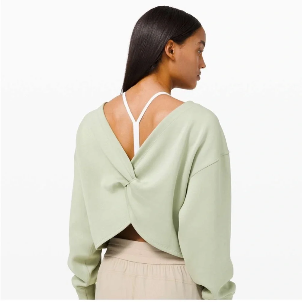 NWT lululemon reversible Twist Front back Sweatshirt - Picture 2 of 3